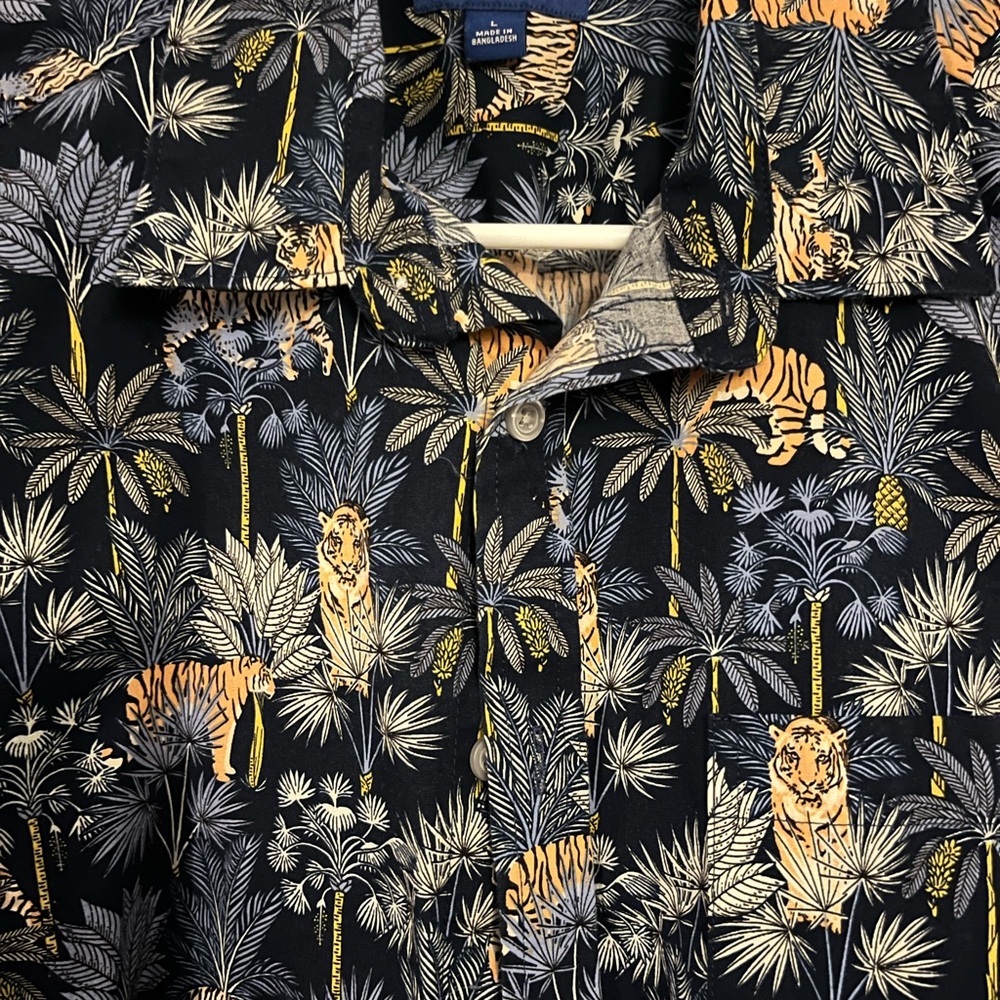 Apt. 9 Black and Gold Tiger Print Casual Button Down Shirt